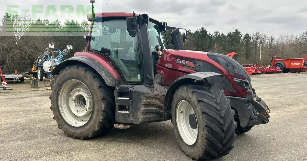 Valtra t 214 v smarttouch - Traktor: slika Valtra t 214 v smarttouch - Traktor Valtra t 214 v smarttouch - Traktor: slika Valtra t 214 v smarttouch - Traktor