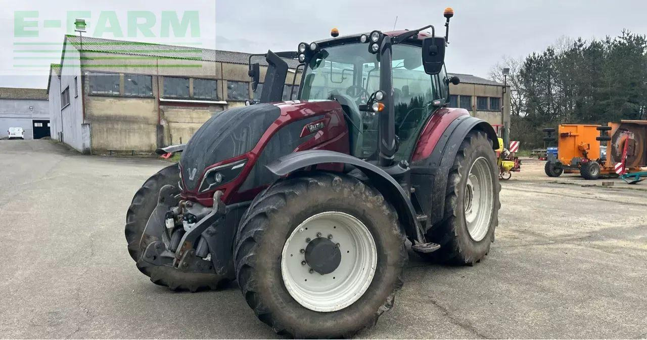Valtra t 214 v smarttouch - Traktor: slika Valtra t 214 v smarttouch - Traktor Valtra t 214 v smarttouch - Traktor: slika Valtra t 214 v smarttouch - Traktor