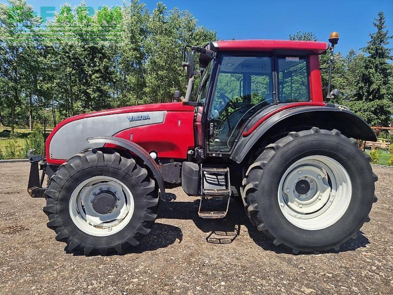 Valtra t151 hitech - Traktor: slika Valtra t151 hitech - Traktor Valtra t151 hitech - Traktor: slika Valtra t151 hitech - Traktor