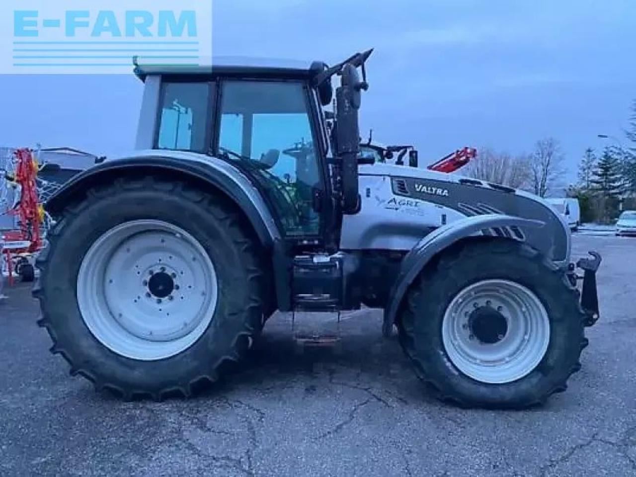 Valtra t172 hitech - Traktor: slika Valtra t172 hitech - Traktor Valtra t172 hitech - Traktor: slika Valtra t172 hitech - Traktor