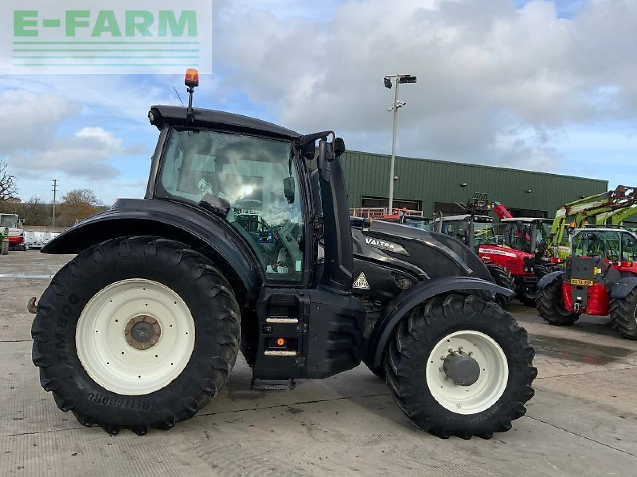 Valtra t174 hi tech tractor (st25043) - Traktor: slika Valtra t174 hi tech tractor (st25043) - Traktor Valtra t174 hi tech tractor (st25043) - Traktor: slika Valtra t174 hi tech tractor (st25043) - Traktor