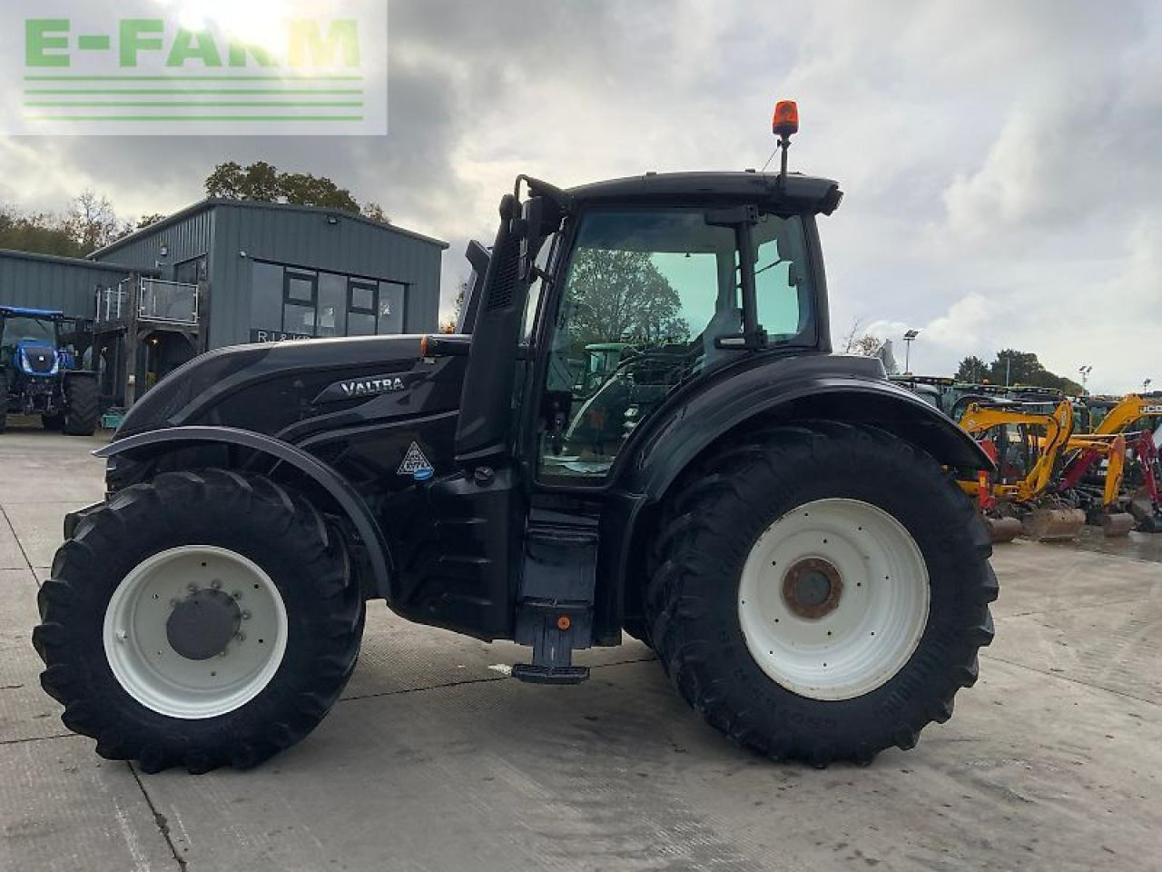 Valtra t174 hi tech tractor (st25043) - Traktor: slika Valtra t174 hi tech tractor (st25043) - Traktor Valtra t174 hi tech tractor (st25043) - Traktor: slika Valtra t174 hi tech tractor (st25043) - Traktor