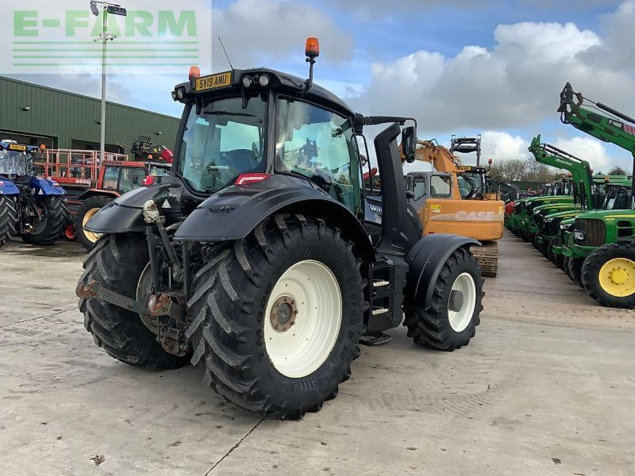 Valtra t174 hi tech tractor (st25043) - Traktor: slika Valtra t174 hi tech tractor (st25043) - Traktor Valtra t174 hi tech tractor (st25043) - Traktor: slika Valtra t174 hi tech tractor (st25043) - Traktor