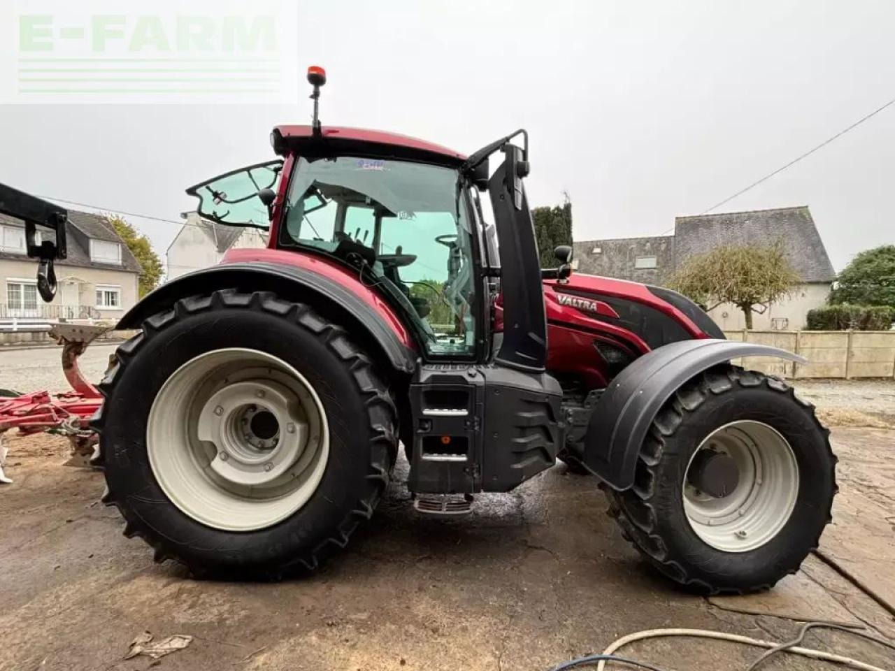 Valtra t174ea - Traktor: slika Valtra t174ea - Traktor Valtra t174ea - Traktor: slika Valtra t174ea - Traktor