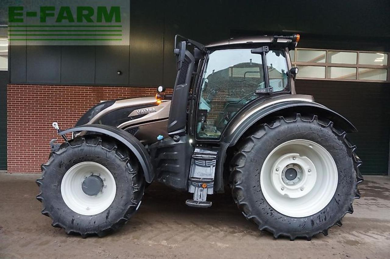 Valtra t175 active Active - Traktor: slika Valtra t175 active Active - Traktor Valtra t175 active Active - Traktor: slika Valtra t175 active Active - Traktor