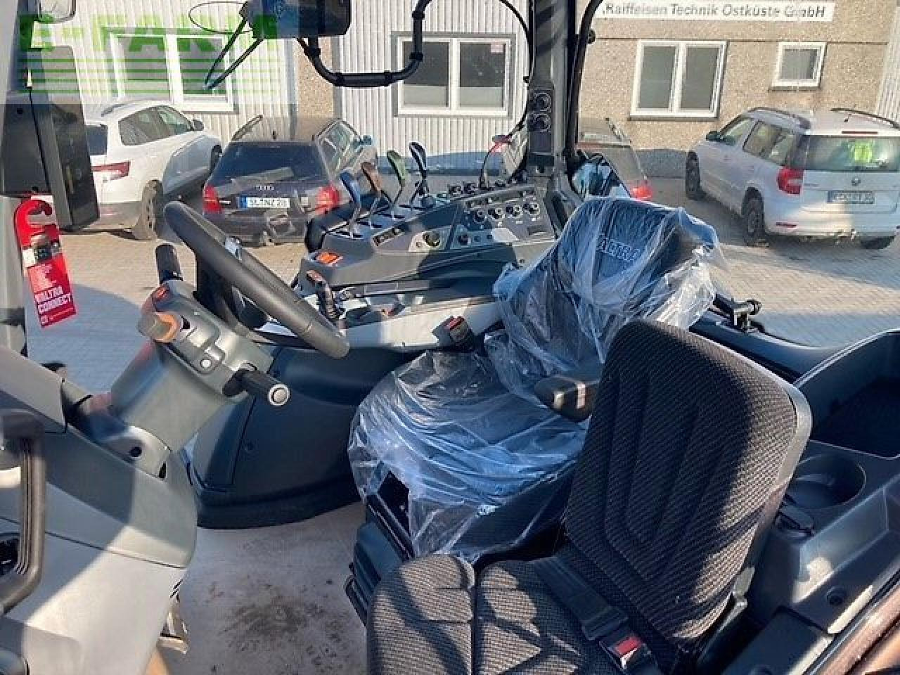 Traktor Valtra t215a: slika Traktor Valtra t215a Traktor Valtra t215a: slika Traktor Valtra t215a