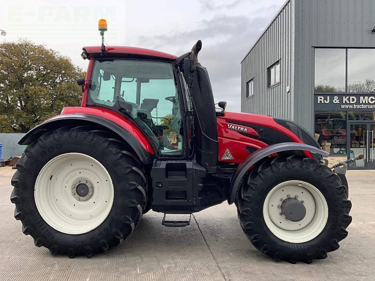 Valtra t254 versu tractor (st24771) Versu - Traktor: slika Valtra t254 versu tractor (st24771) Versu - Traktor Valtra t254 versu tractor (st24771) Versu - Traktor: slika Valtra t254 versu tractor (st24771) Versu - Traktor