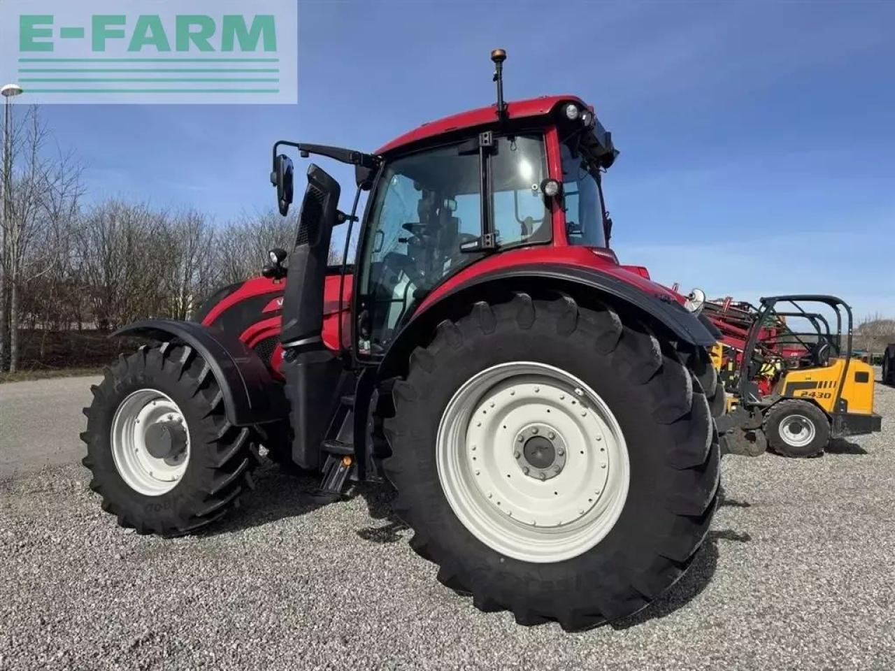 Valtra t255 activ med twin-trac vendbar købine Active - Traktor: slika Valtra t255 activ med twin-trac vendbar købine Active - Traktor Valtra t255 activ med twin-trac vendbar købine Active - Traktor: slika Valtra t255 activ med twin-trac vendbar købine Active - Traktor