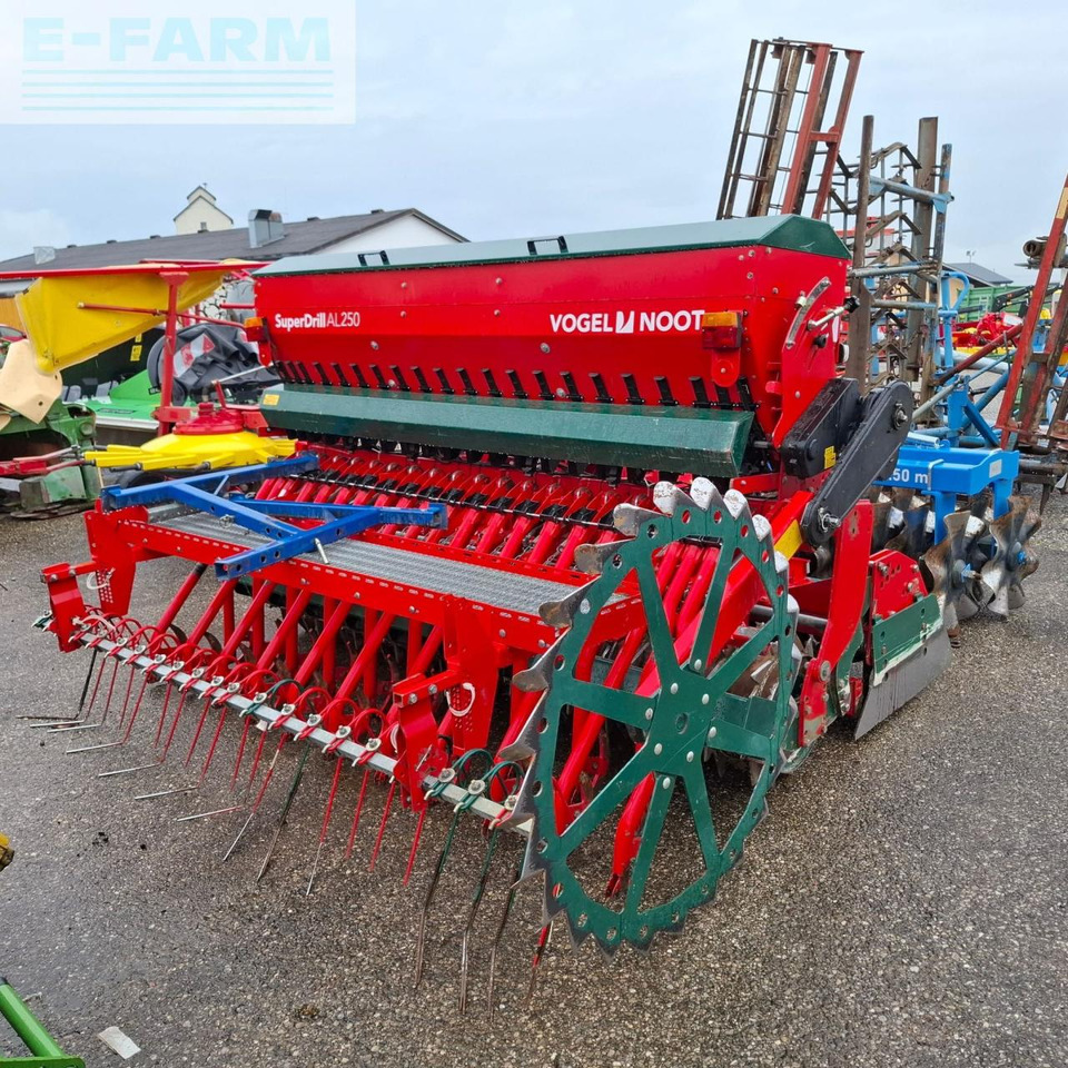 Vogel&Noot Kreiselegge - Oprema za obradu tla: slika Vogel&Noot Kreiselegge - Oprema za obradu tla Vogel&Noot Kreiselegge - Oprema za obradu tla: slika Vogel&Noot Kreiselegge - Oprema za obradu tla