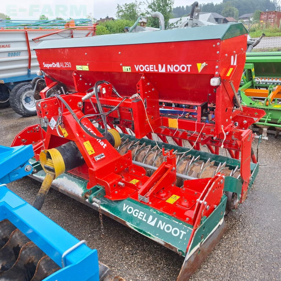 Vogel&Noot Kreiselegge - Oprema za obradu tla: slika Vogel&Noot Kreiselegge - Oprema za obradu tla Vogel&Noot Kreiselegge - Oprema za obradu tla: slika Vogel&Noot Kreiselegge - Oprema za obradu tla