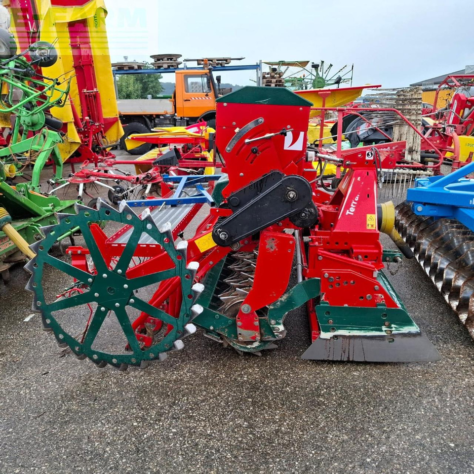 Vogel&Noot Kreiselegge - Oprema za obradu tla: slika Vogel&Noot Kreiselegge - Oprema za obradu tla Vogel&Noot Kreiselegge - Oprema za obradu tla: slika Vogel&Noot Kreiselegge - Oprema za obradu tla