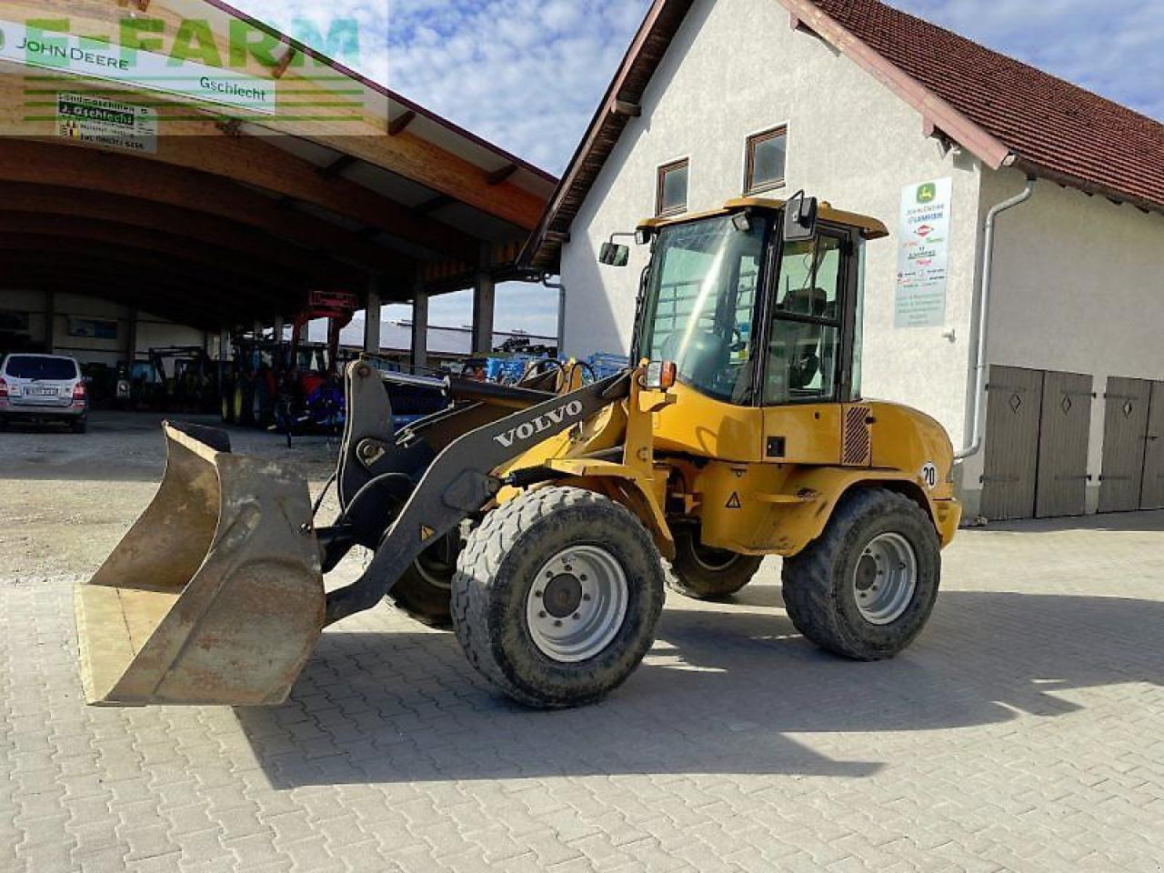 Volvo l 30b pro - Mini bager: slika Volvo l 30b pro - Mini bager Volvo l 30b pro - Mini bager: slika Volvo l 30b pro - Mini bager