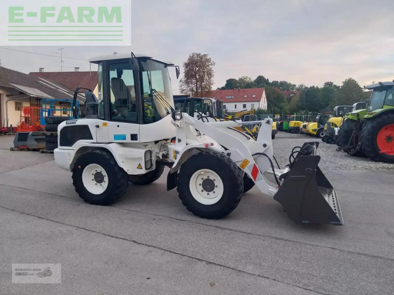 Volvo l 30g - Mini bager: slika Volvo l 30g - Mini bager Volvo l 30g - Mini bager: slika Volvo l 30g - Mini bager