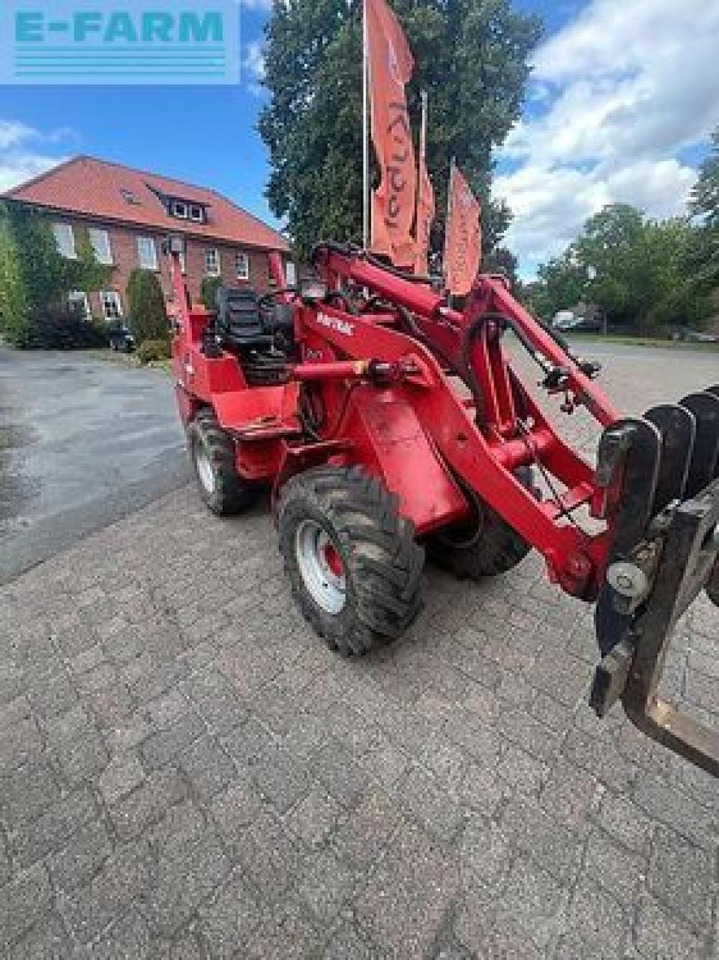 Weidemann 1370 p48 - Mini bager: slika Weidemann 1370 p48 - Mini bager Weidemann 1370 p48 - Mini bager: slika Weidemann 1370 p48 - Mini bager