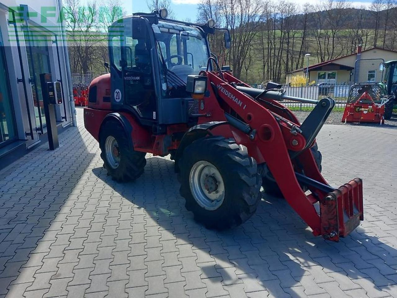 Weidemann 3070 cx 80 - Mini bager: slika Weidemann 3070 cx 80 - Mini bager Weidemann 3070 cx 80 - Mini bager: slika Weidemann 3070 cx 80 - Mini bager
