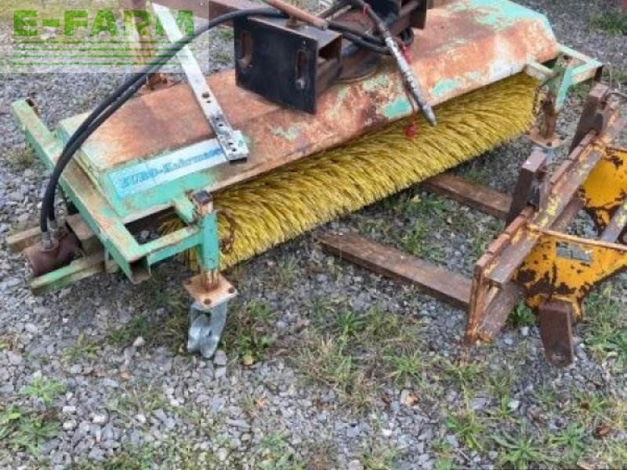 Weidemann gebr. 3070 cx 60 hoflader - Mini bager: slika Weidemann gebr. 3070 cx 60 hoflader - Mini bager Weidemann gebr. 3070 cx 60 hoflader - Mini bager: slika Weidemann gebr. 3070 cx 60 hoflader - Mini bager
