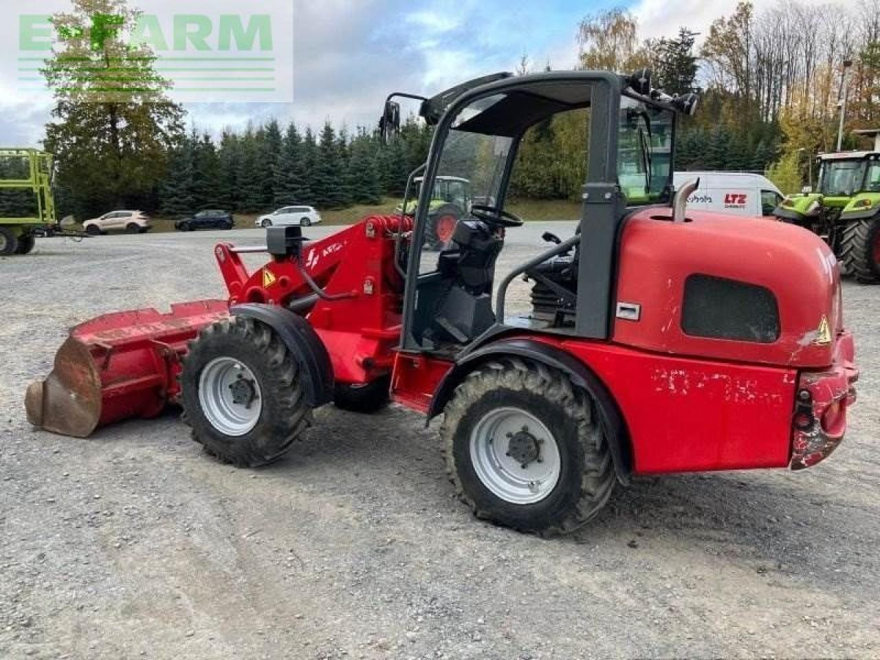 Weidemann gebr. 3070 cx 60 hoflader - Mini bager: slika Weidemann gebr. 3070 cx 60 hoflader - Mini bager Weidemann gebr. 3070 cx 60 hoflader - Mini bager: slika Weidemann gebr. 3070 cx 60 hoflader - Mini bager