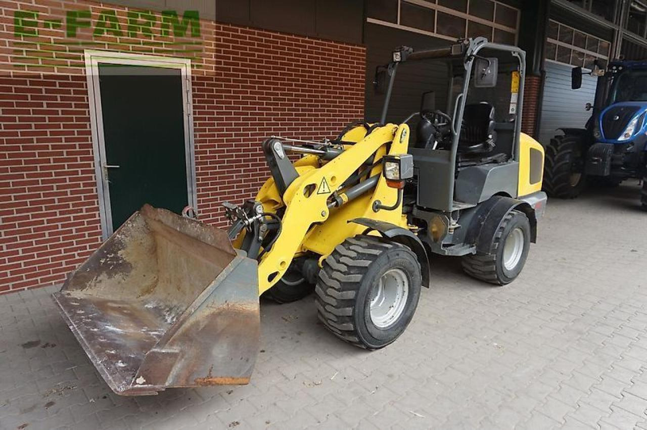 Weidemann wacker wl32 - Mini bager: slika Weidemann wacker wl32 - Mini bager Weidemann wacker wl32 - Mini bager: slika Weidemann wacker wl32 - Mini bager