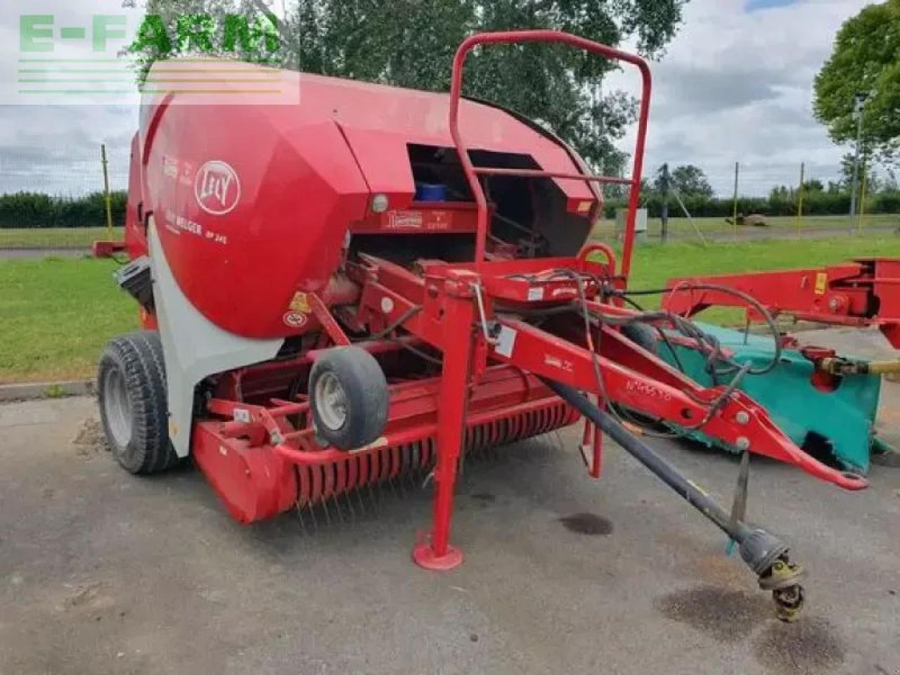 Welger rp 245 - Kvadratna balirka: slika Welger rp 245 - Kvadratna balirka Welger rp 245 - Kvadratna balirka: slika Welger rp 245 - Kvadratna balirka
