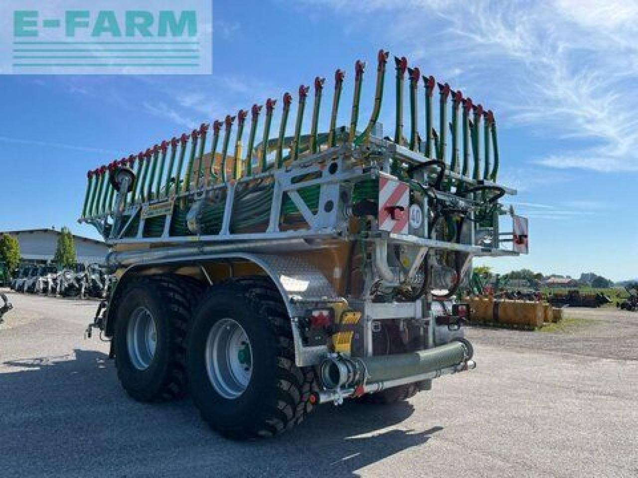 Zunhammer mke 14 pu - Cisterna za gnojnicu: slika Zunhammer mke 14 pu - Cisterna za gnojnicu Zunhammer mke 14 pu - Cisterna za gnojnicu: slika Zunhammer mke 14 pu - Cisterna za gnojnicu