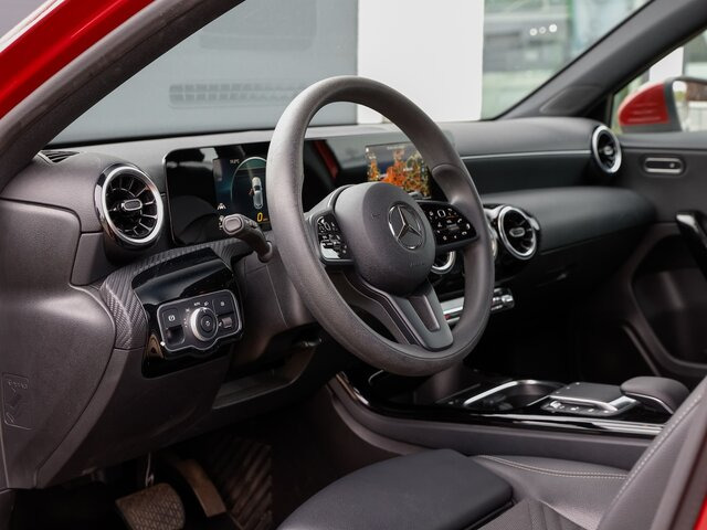 MERCEDES-BENZ A 180 Style,Autom.,8 fach Bereift - Limuzina: slika MERCEDES-BENZ A 180 Style,Autom.,8 fach Bereift - Limuzina MERCEDES-BENZ A 180 Style,Autom.,8 fach Bereift - Limuzina: slika MERCEDES-BENZ A 180 Style,Autom.,8 fach Bereift - Limuzina