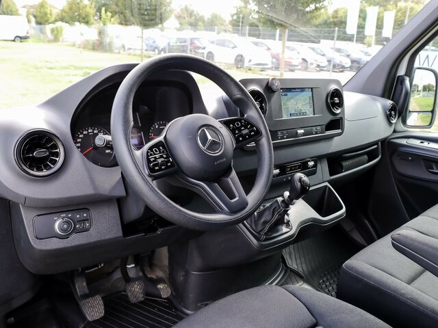 MERCEDES-BENZ Sprinter 317 CDI Kasten,L2H2,MBUX,Kamera - Furgon: slika MERCEDES-BENZ Sprinter 317 CDI Kasten,L2H2,MBUX,Kamera - Furgon MERCEDES-BENZ Sprinter 317 CDI Kasten,L2H2,MBUX,Kamera - Furgon: slika MERCEDES-BENZ Sprinter 317 CDI Kasten,L2H2,MBUX,Kamera - Furgon