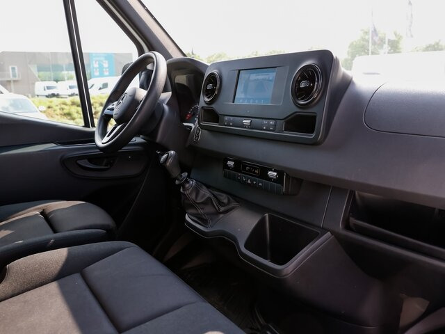 MERCEDES-BENZ Sprinter 317 Maxi,MBUX,Kamera,Tempomat - Furgon: slika MERCEDES-BENZ Sprinter 317 Maxi,MBUX,Kamera,Tempomat - Furgon MERCEDES-BENZ Sprinter 317 Maxi,MBUX,Kamera,Tempomat - Furgon: slika MERCEDES-BENZ Sprinter 317 Maxi,MBUX,Kamera,Tempomat - Furgon