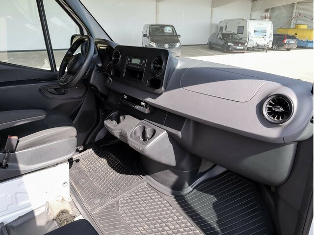 MERCEDES-BENZ eSprinter 312 Kasten FWD,3.924mm Radstand - Furgon, Električno dostavno vozilo: slika MERCEDES-BENZ eSprinter 312 Kasten FWD,3.924mm Radstand - Furgon, Električno dostavno vozilo MERCEDES-BENZ eSprinter 312 Kasten FWD,3.924mm Radstand - Furgon, Električno dostavno vozilo: slika MERCEDES-BENZ eSprinter 312 Kasten FWD,3.924mm Radstand - Furgon, Električno dostavno vozilo