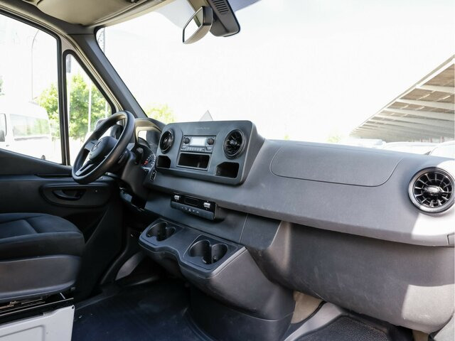 MERCEDES-BENZ eSprinter 312 Kasten FWD,3.924mm Radstand - Furgon, Električno dostavno vozilo: slika MERCEDES-BENZ eSprinter 312 Kasten FWD,3.924mm Radstand - Furgon, Električno dostavno vozilo MERCEDES-BENZ eSprinter 312 Kasten FWD,3.924mm Radstand - Furgon, Električno dostavno vozilo: slika MERCEDES-BENZ eSprinter 312 Kasten FWD,3.924mm Radstand - Furgon, Električno dostavno vozilo