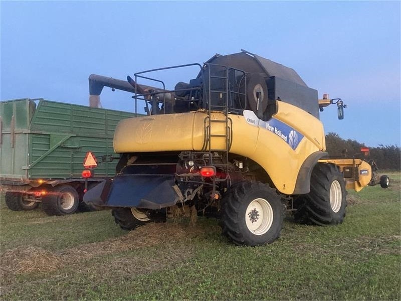 New Holland CR 980 1050er hjul og 30Fod 4 hjulstræk - Kombajn za žetvu: slika New Holland CR 980 1050er hjul og 30Fod 4 hjulstræk - Kombajn za žetvu New Holland CR 980 1050er hjul og 30Fod 4 hjulstræk - Kombajn za žetvu: slika New Holland CR 980 1050er hjul og 30Fod 4 hjulstræk - Kombajn za žetvu