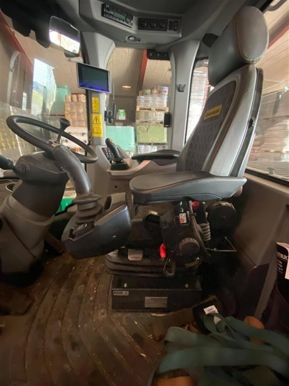 New Holland W170D lang arm - Utovarivač na kotačima: slika New Holland W170D lang arm - Utovarivač na kotačima New Holland W170D lang arm - Utovarivač na kotačima: slika New Holland W170D lang arm - Utovarivač na kotačima