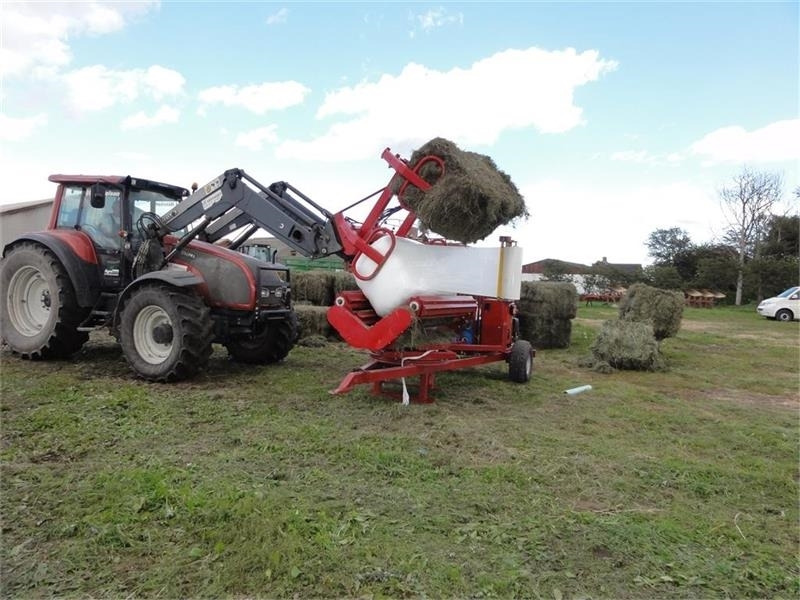 Pomi Wrap 200 - Omotač bala: slika Pomi Wrap 200 - Omotač bala Pomi Wrap 200 - Omotač bala: slika Pomi Wrap 200 - Omotač bala