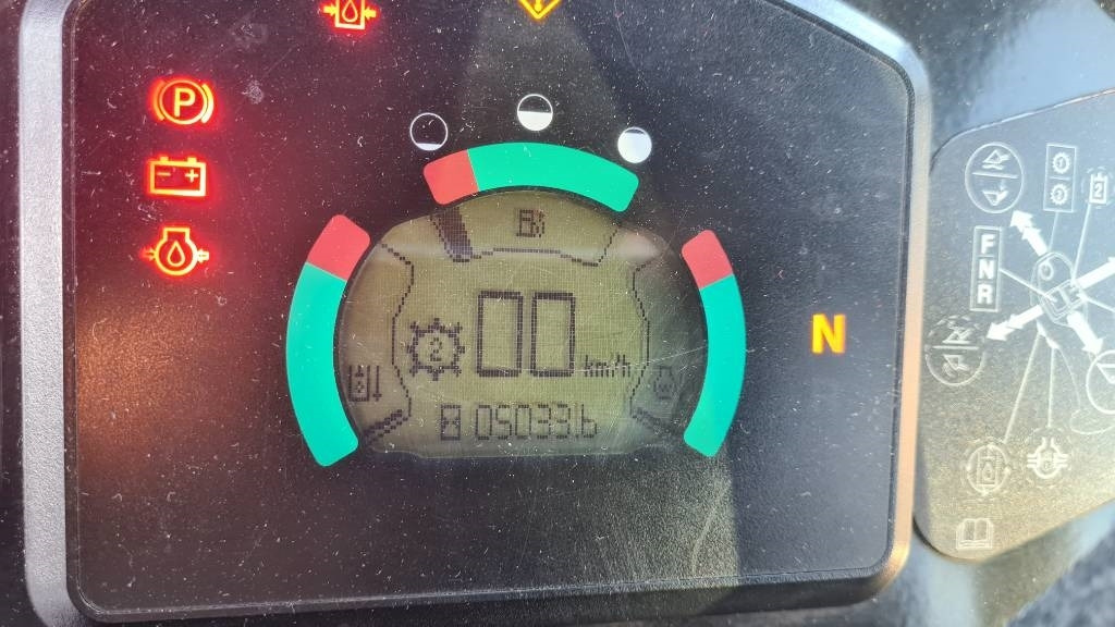 Utovarivač na kotačima CAT 908 H2 hydr. Schnellwechsler 3. Steuerkreis Allrad: slika Utovarivač na kotačima CAT 908 H2 hydr. Schnellwechsler 3. Steuerkreis Allrad