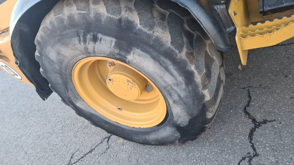 Utovarivač na kotačima CAT 908 H2 hydr. Schnellwechsler 3. Steuerkreis Allrad: slika Utovarivač na kotačima CAT 908 H2 hydr. Schnellwechsler 3. Steuerkreis Allrad