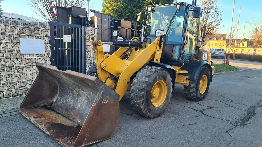 Utovarivač na kotačima CAT 908 H2 hydr. Schnellwechsler 3. Steuerkreis Allrad: slika Utovarivač na kotačima CAT 908 H2 hydr. Schnellwechsler 3. Steuerkreis Allrad