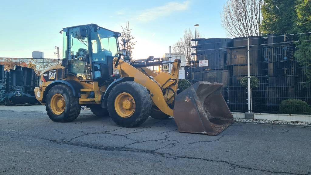 Utovarivač na kotačima CAT 908 H2 hydr. Schnellwechsler 3. Steuerkreis Allrad: slika Utovarivač na kotačima CAT 908 H2 hydr. Schnellwechsler 3. Steuerkreis Allrad