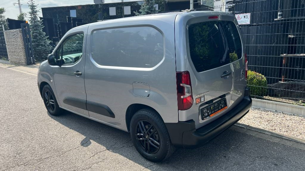 Citroën Berlingo 1.5 Blue HDI, Kasten, 8 Reifen, Klima - Dostavno vozilo sa zatvorenim sandukom: slika Citroën Berlingo 1.5 Blue HDI, Kasten, 8 Reifen, Klima - Dostavno vozilo sa zatvorenim sandukom Citroën Berlingo 1.5 Blue HDI, Kasten, 8 Reifen, Klima - Dostavno vozilo sa zatvorenim sandukom: slika Citroën Berlingo 1.5 Blue HDI, Kasten, 8 Reifen, Klima - Dostavno vozilo sa zatvorenim sandukom