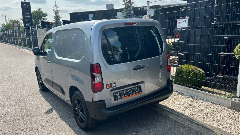 Citroën Berlingo 1.5 Blue HDI, Kasten, 8 Reifen, Klima - Dostavno vozilo sa zatvorenim sandukom: slika Citroën Berlingo 1.5 Blue HDI, Kasten, 8 Reifen, Klima - Dostavno vozilo sa zatvorenim sandukom Citroën Berlingo 1.5 Blue HDI, Kasten, 8 Reifen, Klima - Dostavno vozilo sa zatvorenim sandukom: slika Citroën Berlingo 1.5 Blue HDI, Kasten, 8 Reifen, Klima - Dostavno vozilo sa zatvorenim sandukom