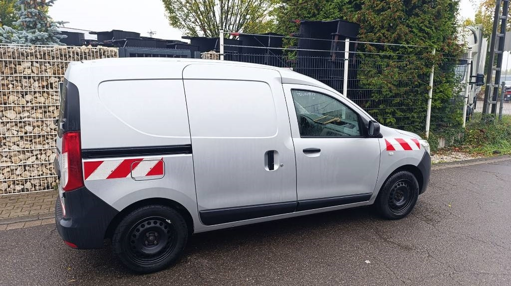 Dacia Dokker Transporter, Kastenwagen mit Schubladen  - Mali kombi: slika Dacia Dokker Transporter, Kastenwagen mit Schubladen  - Mali kombi Dacia Dokker Transporter, Kastenwagen mit Schubladen  - Mali kombi: slika Dacia Dokker Transporter, Kastenwagen mit Schubladen  - Mali kombi