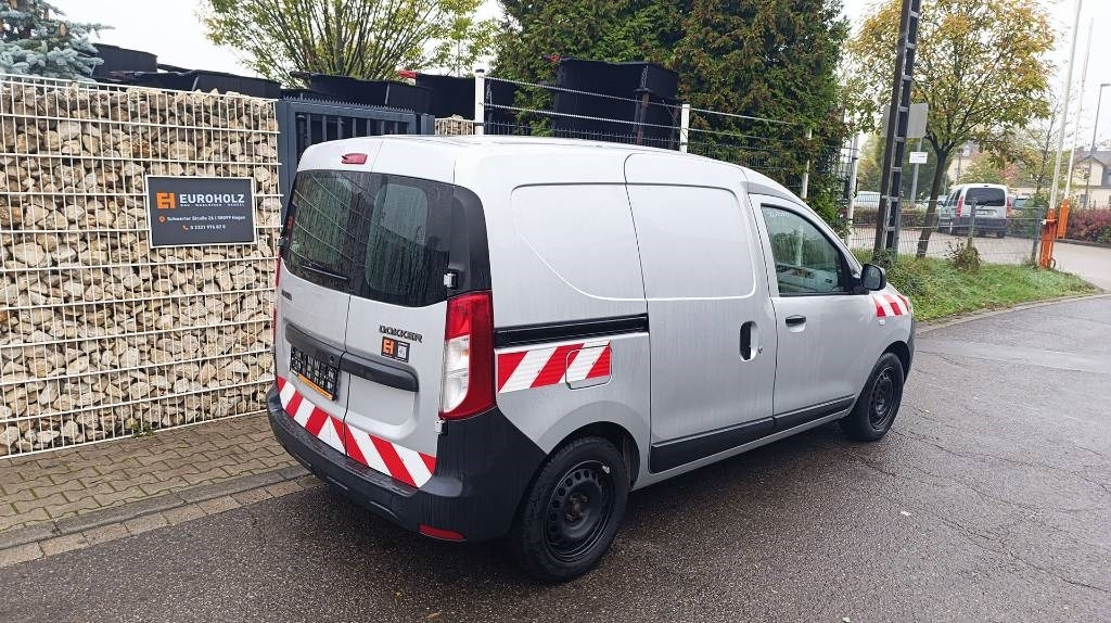 Dacia Dokker Transporter, Kastenwagen mit Schubladen  - Mali kombi: slika Dacia Dokker Transporter, Kastenwagen mit Schubladen  - Mali kombi Dacia Dokker Transporter, Kastenwagen mit Schubladen  - Mali kombi: slika Dacia Dokker Transporter, Kastenwagen mit Schubladen  - Mali kombi