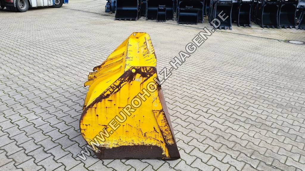 Frontschaufel Hanomag 6D 1900 mm Radladerschaufel - Korpa za Građevinski strojevi: slika Frontschaufel Hanomag 6D 1900 mm Radladerschaufel - Korpa za Građevinski strojevi Frontschaufel Hanomag 6D 1900 mm Radladerschaufel - Korpa za Građevinski strojevi: slika Frontschaufel Hanomag 6D 1900 mm Radladerschaufel - Korpa za Građevinski strojevi