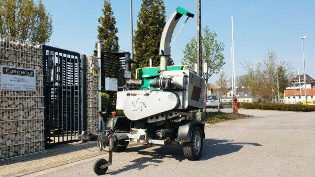 Holzhäcksler HS 170M nur 323 Bh - Drobilica za drvo: slika Holzhäcksler HS 170M nur 323 Bh - Drobilica za drvo Holzhäcksler HS 170M nur 323 Bh - Drobilica za drvo: slika Holzhäcksler HS 170M nur 323 Bh - Drobilica za drvo