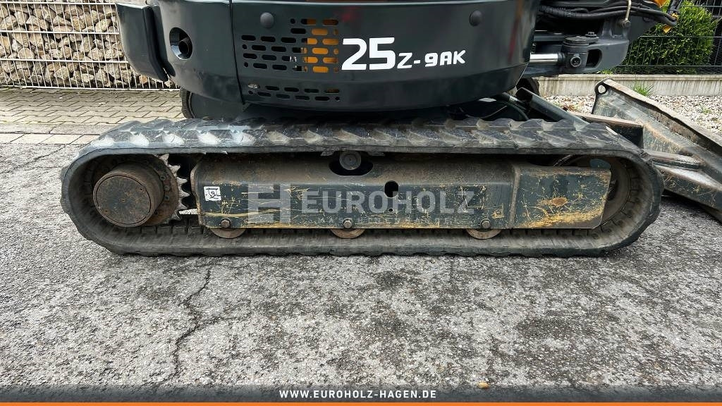 Hyundai Minibagger Robex 25 Z 9AK Powertilt Schnellw. MS03 - Mini bager: slika Hyundai Minibagger Robex 25 Z 9AK Powertilt Schnellw. MS03 - Mini bager Hyundai Minibagger Robex 25 Z 9AK Powertilt Schnellw. MS03 - Mini bager: slika Hyundai Minibagger Robex 25 Z 9AK Powertilt Schnellw. MS03 - Mini bager