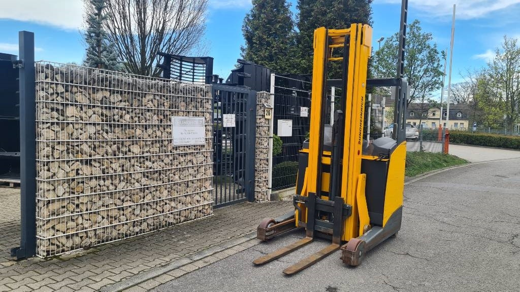 Jungheinrich ETV 216, Triplex, 6,9 m Hubhöhe, Hubkraft 1.600 kg - Regalni viličar: slika Jungheinrich ETV 216, Triplex, 6,9 m Hubhöhe, Hubkraft 1.600 kg - Regalni viličar Jungheinrich ETV 216, Triplex, 6,9 m Hubhöhe, Hubkraft 1.600 kg - Regalni viličar: slika Jungheinrich ETV 216, Triplex, 6,9 m Hubhöhe, Hubkraft 1.600 kg - Regalni viličar