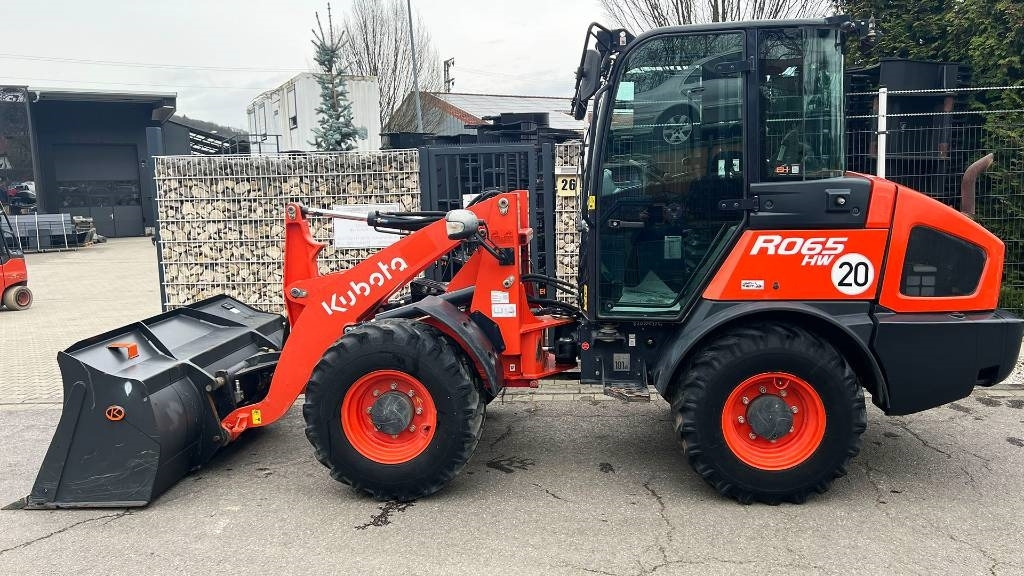 Kubota R 065, Radlader, hydr. Schnellwechsler, Schaufel - Utovarivač na kotačima: slika Kubota R 065, Radlader, hydr. Schnellwechsler, Schaufel - Utovarivač na kotačima Kubota R 065, Radlader, hydr. Schnellwechsler, Schaufel - Utovarivač na kotačima: slika Kubota R 065, Radlader, hydr. Schnellwechsler, Schaufel - Utovarivač na kotačima