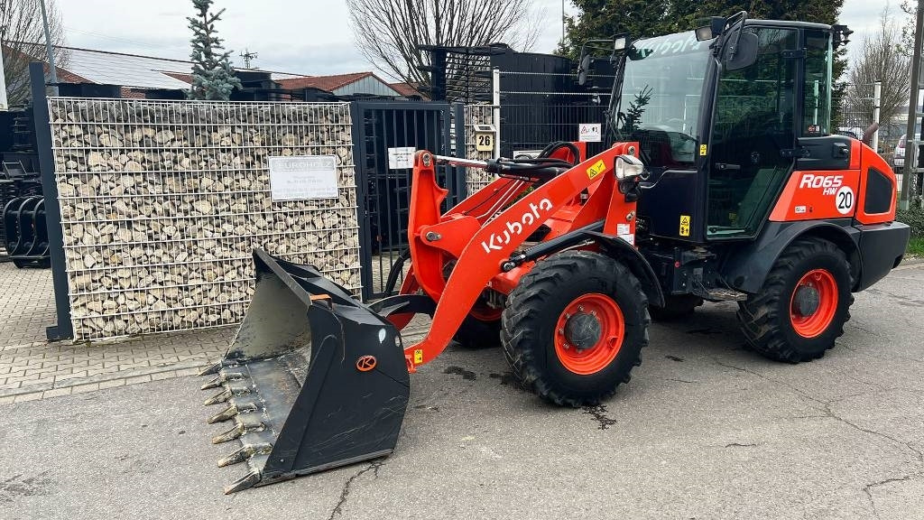 Kubota R 065, Radlader, hydr. Schnellwechsler, Schaufel - Utovarivač na kotačima: slika Kubota R 065, Radlader, hydr. Schnellwechsler, Schaufel - Utovarivač na kotačima Kubota R 065, Radlader, hydr. Schnellwechsler, Schaufel - Utovarivač na kotačima: slika Kubota R 065, Radlader, hydr. Schnellwechsler, Schaufel - Utovarivač na kotačima