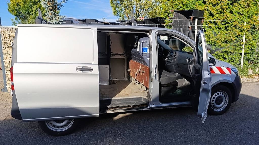 Mercedes-Benz Vito 114 CDI Allrad-Werkstattschränke-Standheizung - Dostavno vozilo sa zatvorenim sandukom: slika Mercedes-Benz Vito 114 CDI Allrad-Werkstattschränke-Standheizung - Dostavno vozilo sa zatvorenim sandukom Mercedes-Benz Vito 114 CDI Allrad-Werkstattschränke-Standheizung - Dostavno vozilo sa zatvorenim sandukom: slika Mercedes-Benz Vito 114 CDI Allrad-Werkstattschränke-Standheizung - Dostavno vozilo sa zatvorenim sandukom