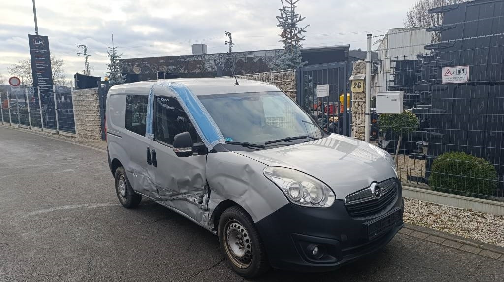 Opel Combo Kastenwagen Transp. Seitenschaden fahrbereit - Dostavno vozilo sa zatvorenim sandukom: slika Opel Combo Kastenwagen Transp. Seitenschaden fahrbereit - Dostavno vozilo sa zatvorenim sandukom Opel Combo Kastenwagen Transp. Seitenschaden fahrbereit - Dostavno vozilo sa zatvorenim sandukom: slika Opel Combo Kastenwagen Transp. Seitenschaden fahrbereit - Dostavno vozilo sa zatvorenim sandukom