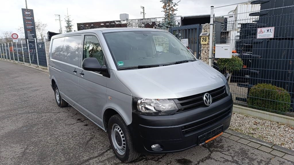Volkswagen T5 2.0 TDI, Transporter, Kasten, Werkstattschränke - Dostavno vozilo sa zatvorenim sandukom: slika Volkswagen T5 2.0 TDI, Transporter, Kasten, Werkstattschränke - Dostavno vozilo sa zatvorenim sandukom Volkswagen T5 2.0 TDI, Transporter, Kasten, Werkstattschränke - Dostavno vozilo sa zatvorenim sandukom: slika Volkswagen T5 2.0 TDI, Transporter, Kasten, Werkstattschränke - Dostavno vozilo sa zatvorenim sandukom