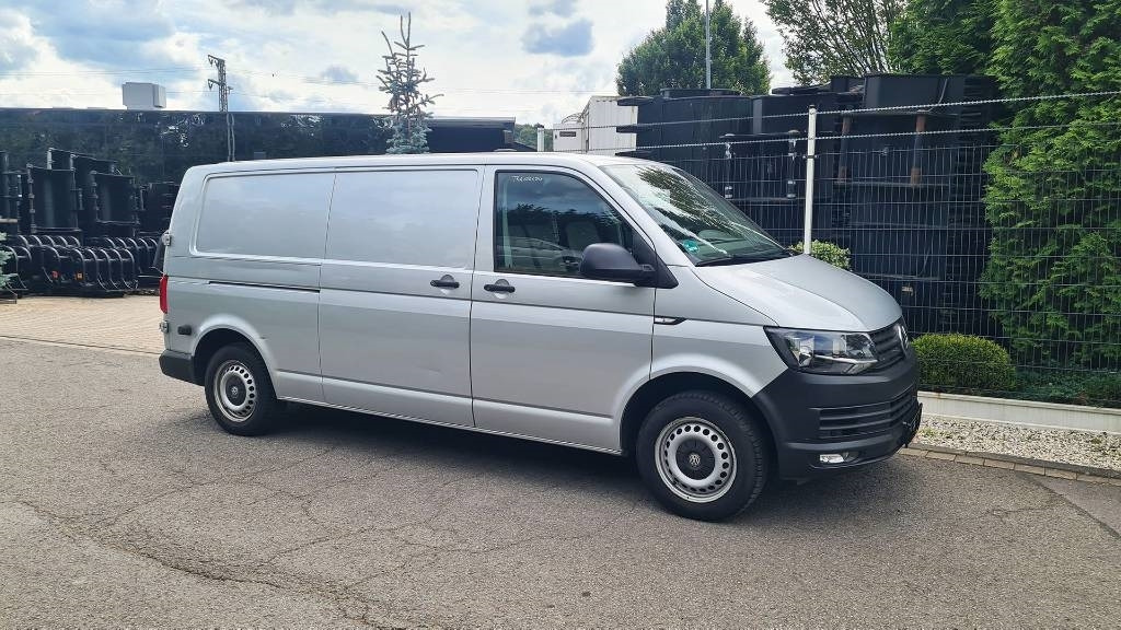Volkswagen T6 2.0 TDI Kasten- Werkstattwagen, Klima, 3-Sitzer - Mali kombi: slika Volkswagen T6 2.0 TDI Kasten- Werkstattwagen, Klima, 3-Sitzer - Mali kombi Volkswagen T6 2.0 TDI Kasten- Werkstattwagen, Klima, 3-Sitzer - Mali kombi: slika Volkswagen T6 2.0 TDI Kasten- Werkstattwagen, Klima, 3-Sitzer - Mali kombi